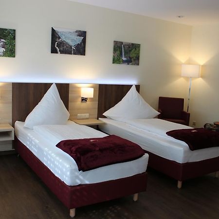 Gastehaus Anton Hotel Oberursel Eksteriør billede