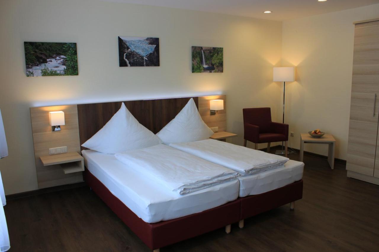 Gastehaus Anton Hotel Oberursel Eksteriør billede