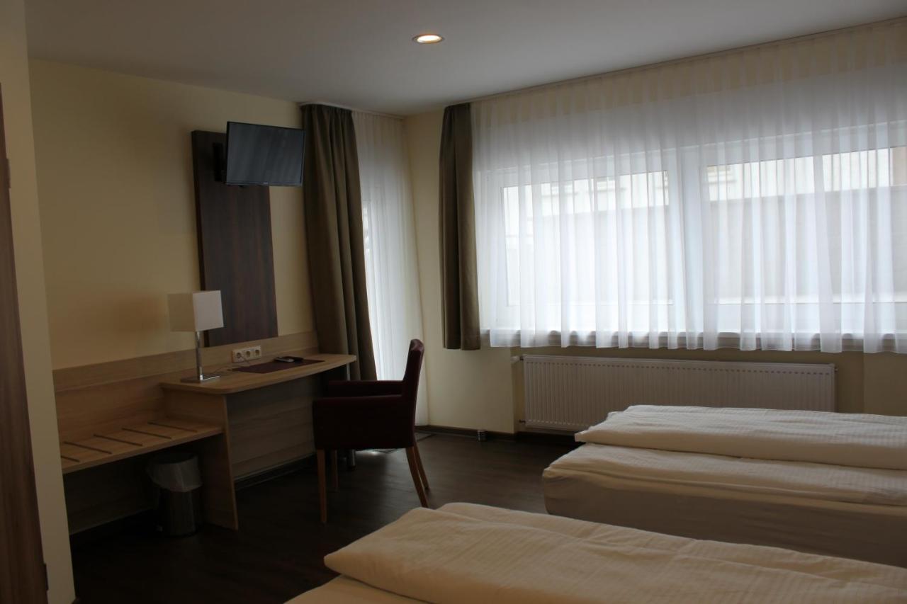 Gastehaus Anton Hotel Oberursel Eksteriør billede